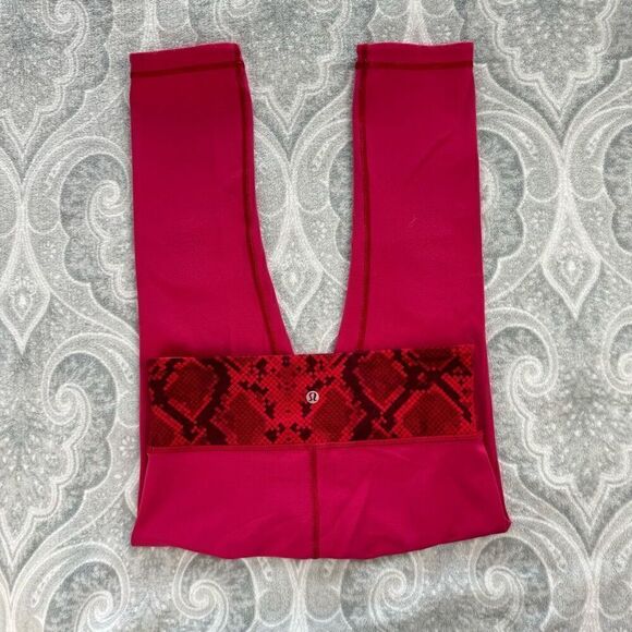 Womens Lululemon Wunder Under Crop III - Picture 2 of 7